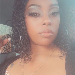 Meet your Posher, Keshia